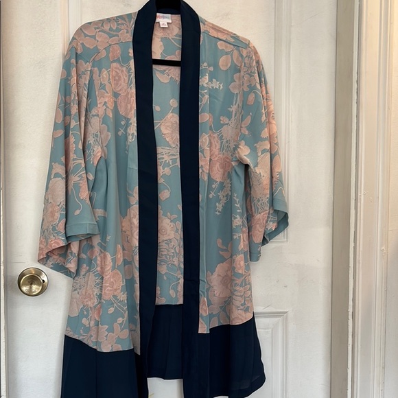 LuLaRoe Jackets & Blazers - Lularoe NWOT Kimono 👘